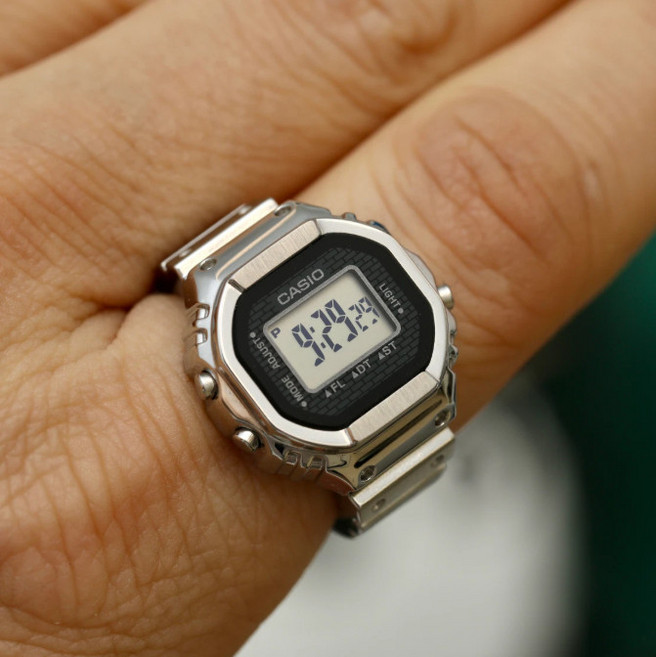 7위 - [Casio] 카시오 50주년 기념 반지 시계 CRW-001-1 디지털 은색 새제품