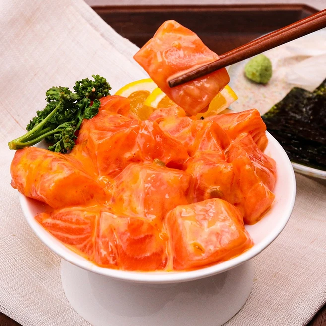 스리라차마요 연어깍두기, 스리라차마요 연어깍두기 150g - 쿠팡