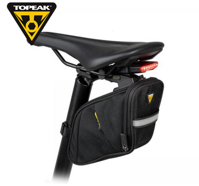 토픽 에어로 웨지팩 DF 콤보 0.9L 어반 안장가방+후미등