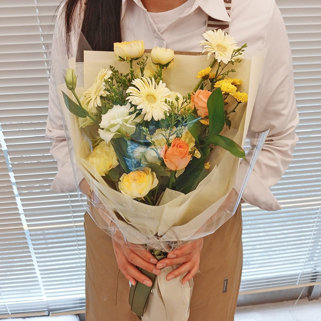 생화 꽃다발 당일배달 가능 소형 중형 꽃배송 노란 핑크 택1 카드메세지 승진 졸업선물 입학 기념일, 노랑계열, 택배, 1개
