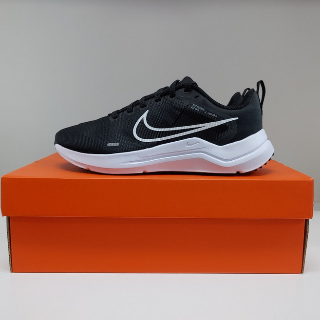 나이키 여성 운동화 다운시프터 12 블랙 화이트 데일리 발편한 가벼운 헬스 런닝화 Nike Downshifter 12 + 운동화끈