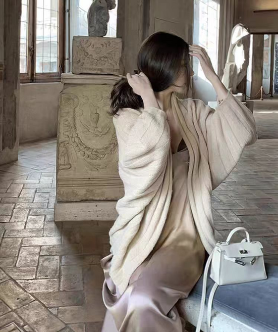 레이디 매직(lady magic) 여성 프렌치 가오리핏 고급스러운 니트 가디건