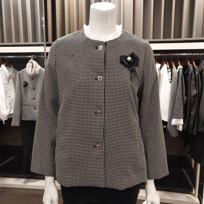 모스코나 NC중앙로역점 라운드넥투톤A라인자켓 MOJK24431