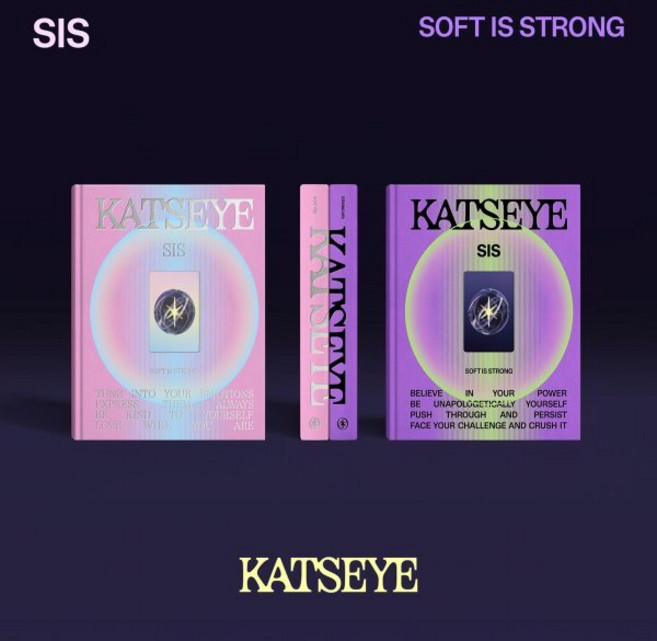 [CD] KATSEYE (캣츠아이) - SIS (Soft Is Strong) [2종 중 1종 랜덤발송] : 포토북 + 폴라로이드 + 엽서 6종 + 종이키링 ...