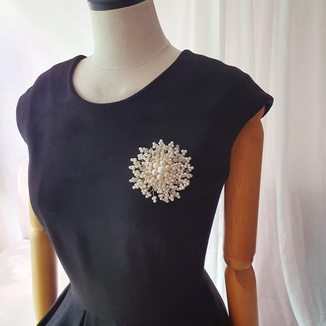 진주 썬플라워 패션 진주브로치 볼드 포인트 원피스 코드 저장 부토니에 여성패션브로치