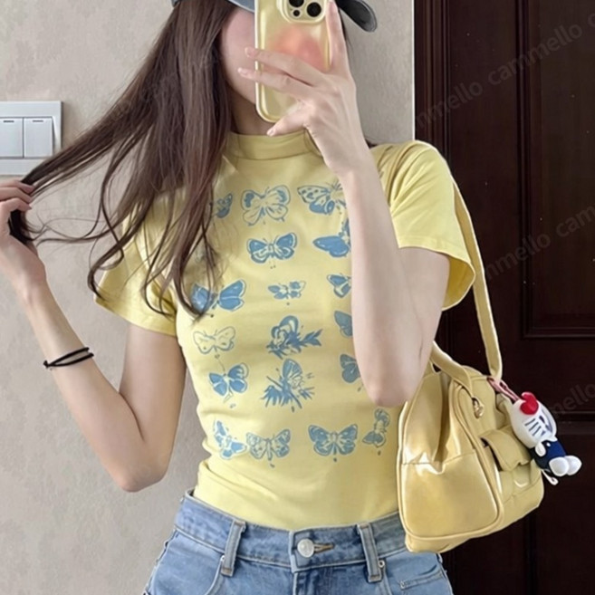 cammello 키치 나비 프린팅 슬림핏 하프넥 반팔 면 티셔츠 여름 반팔티 꾸안꾸룩