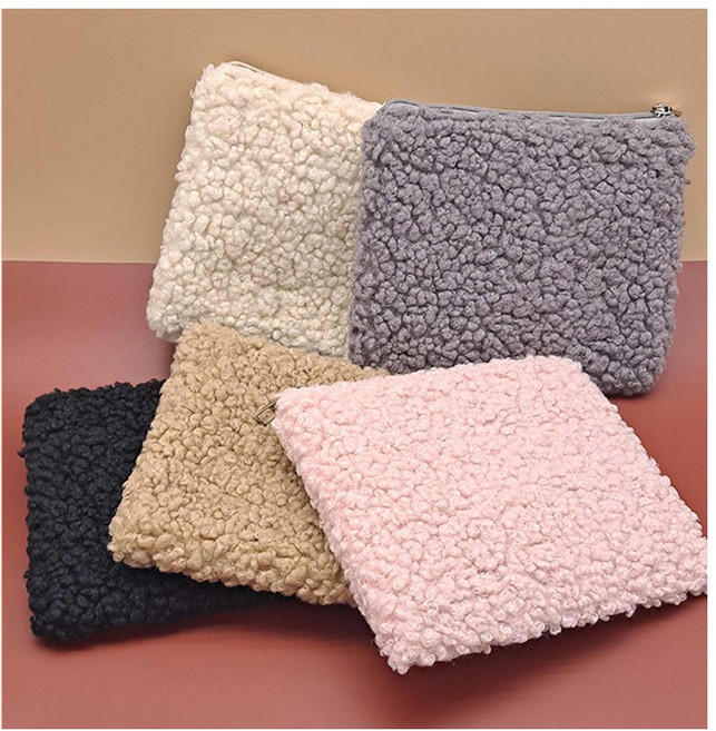 바미 뽀글이 양털 파우치 / 동전지갑 B0784 (18x15cm)