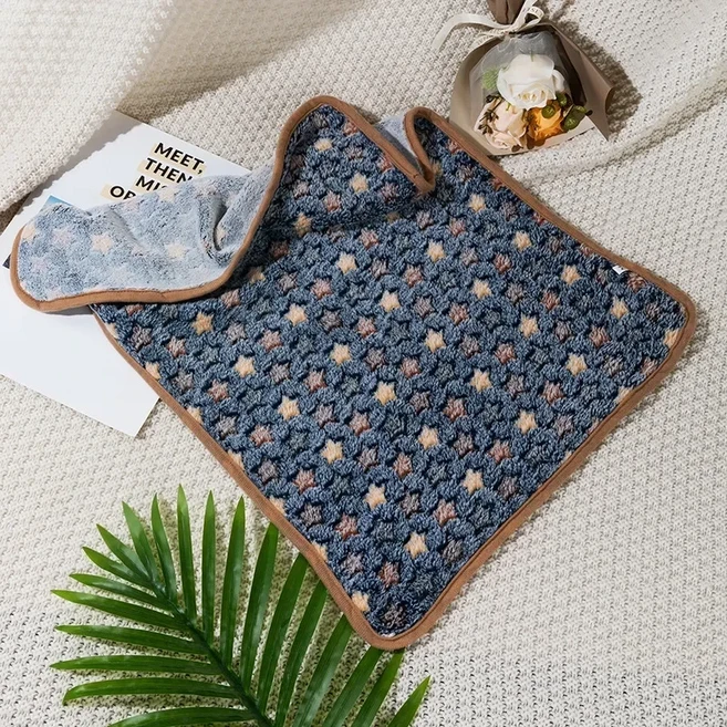 겨울용 반려동물 담요 부드럽고 푹신한 강아지 따뜻한 통기성 고양이 커버 편안한 시트 매트 용품, 09 style-12, 01 20x20cm