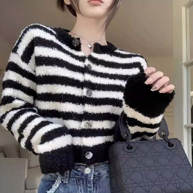 마리하우스 포근 스트라이프 니트 가디건 스웨터