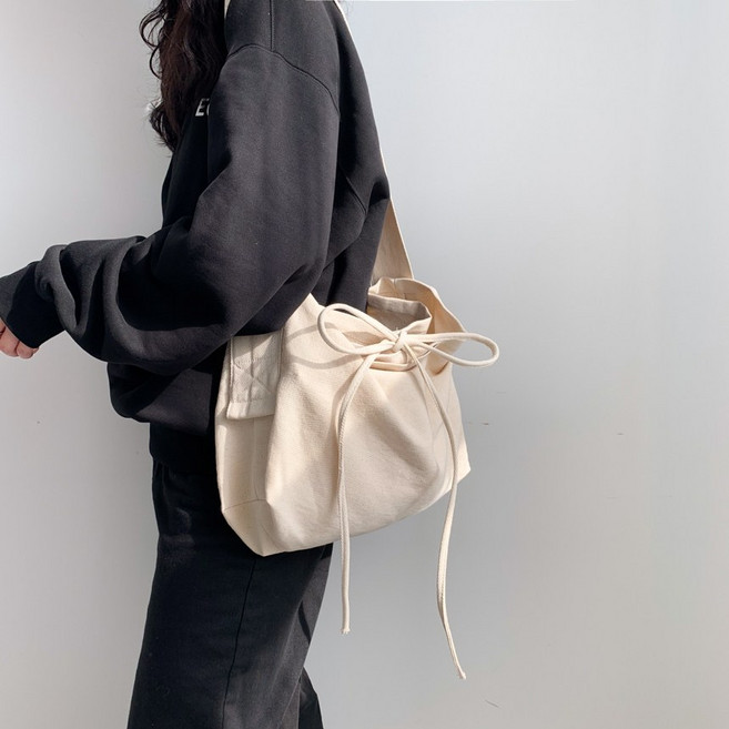 에브리테일 리본 매듭 캔버스백 (3color)