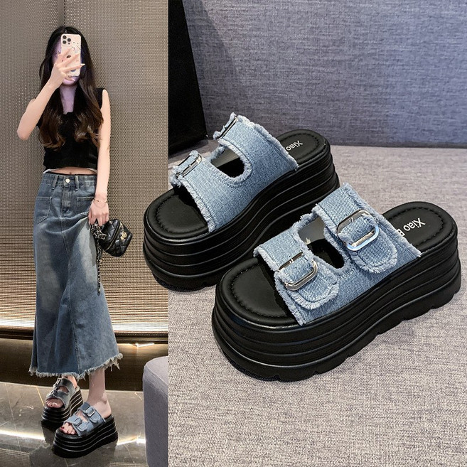 8cm굽 여성키높이슬리퍼 모던 메탈 버클 플랫폼 샌들 가벼운 스트랩 여름 실내화 발편한 쿠션 사무실