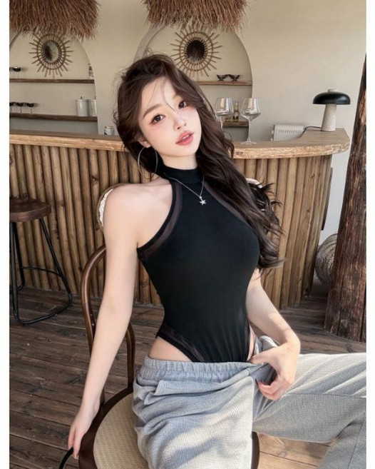해피유통 여성 홀터넥 바디수트 슬림핏 민소매 상의 데일리 이너 레이어드 탑