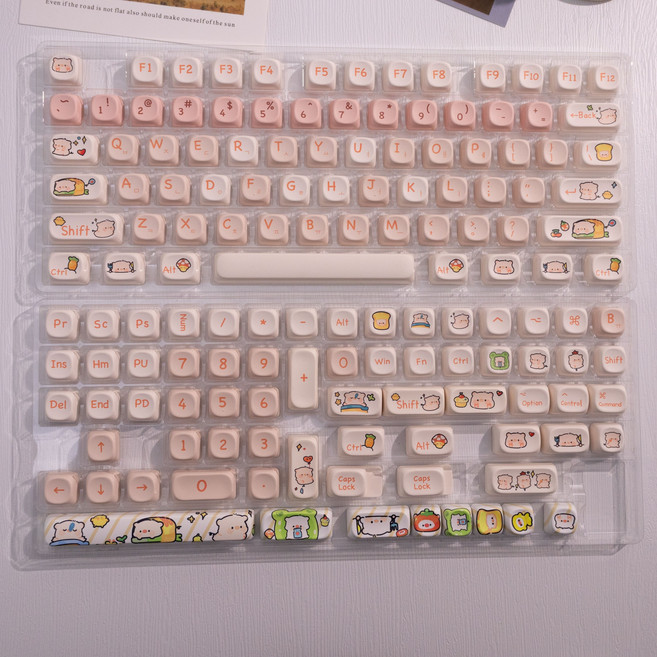 돼지 귀여운 기계식 키보드 키캡 한글 영문 각인 PBT 염료승화캐릭터 키캡 MOA 프로파일 MX 스위치 호환 61/64/68/87/96/104/108 배열 키보드 지원, 한글 각인
