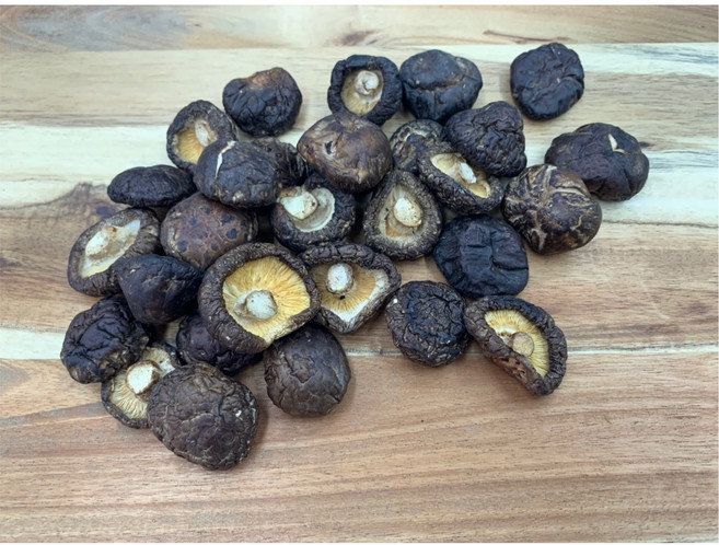 川元參藥行 台灣新社鈕扣菇 陽光乾燥 Q彈有嚼勁 燉湯拌炒適用 400g, 1個