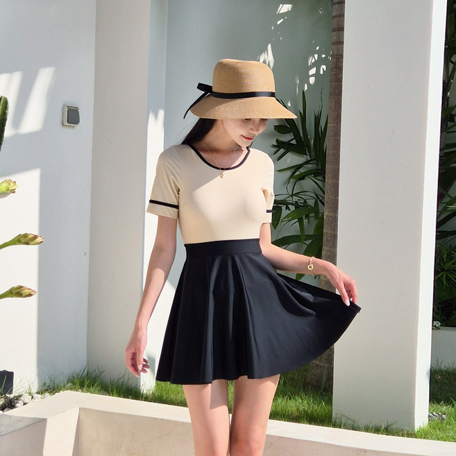 르비치 [M-XL]엘리시 배색 원피스수영복 여성 플레어 비치웨어 스커트형 날씬핏 슬림핏 체형보정, 베이지