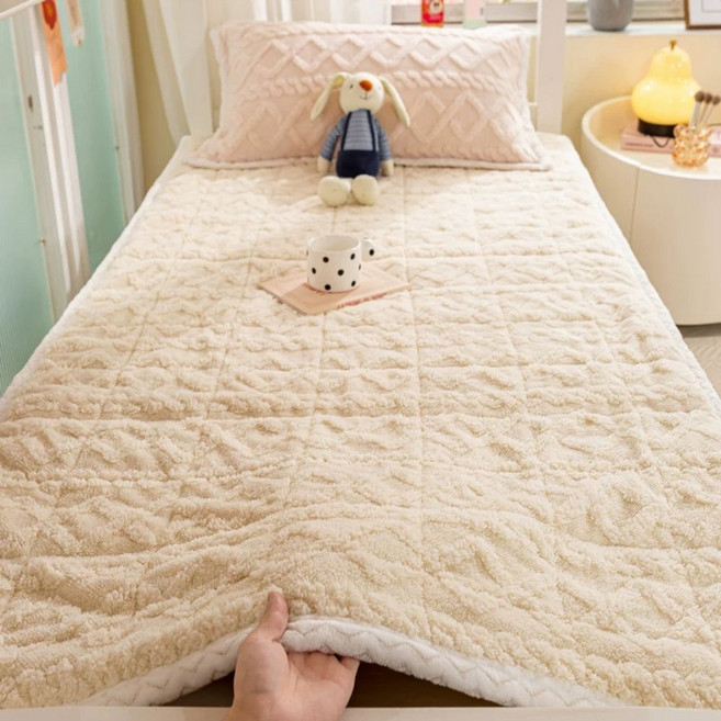 겨울침대패드 보온밀크 융 니트 미끄럼 방지 꽈배기 커버 쿠션 담요, 크림화이트