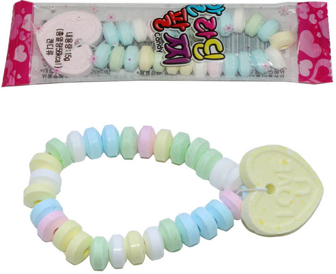 알라딘 팔찌캔디 팔찌사탕 큐디 스프레이캔디 뿌려먹는사탕 무지개비비사탕 카우보이사탕 구슬초코 초코볼 미니벨 초콜릿 초코렛 달고나 아폴로 옛날과자 불량식품, 15g, 1개