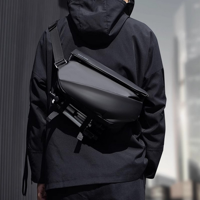 낸스 방수 슬링백 남성 크로스백 대용량 데일리 가방 아이패드 수납 여행용