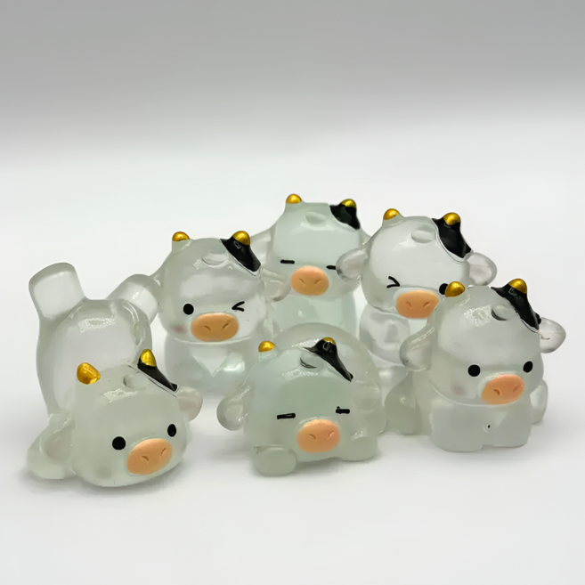 LETOJ 테라리움 소품 미니 야광 피규어 동글카우, 1개