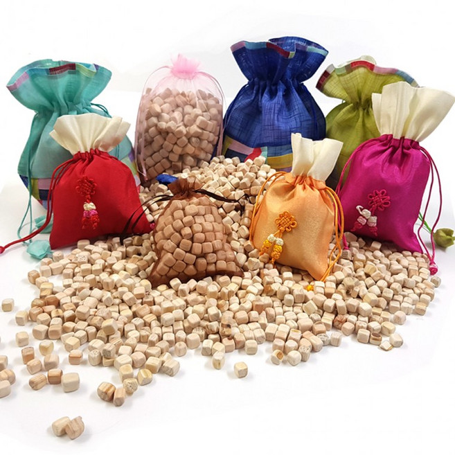 편백나무 큐브칩 방향제 국내산 베게칩 베개속 피톤치드 오감놀이 복주머니 모시주머니, 1개, 편백큐브실크주머니(중)
