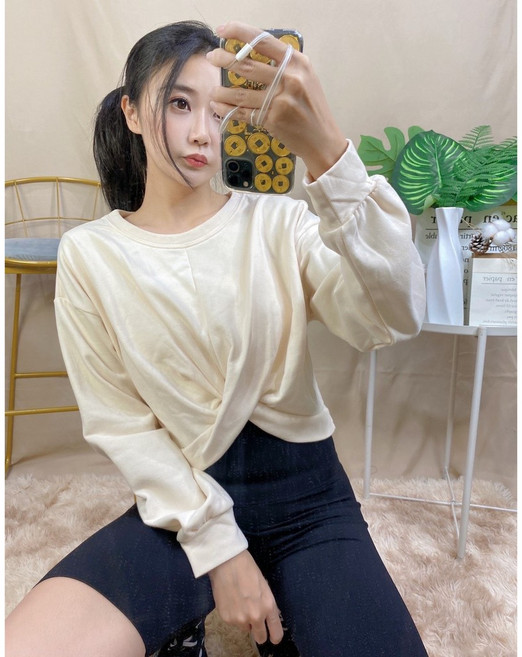 JinG 前交叉扭結細絨澎澎袖短版上衣