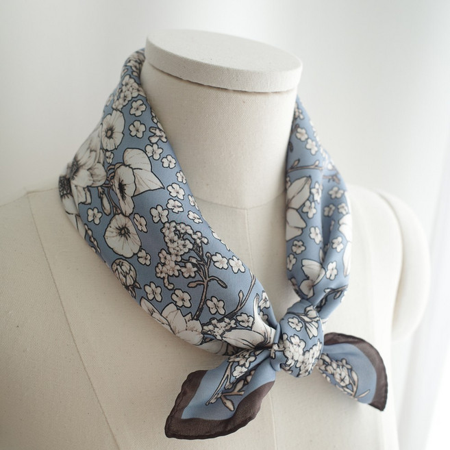 더뷰렛 쁘띠스카프 가을 간절기 플라워 꽃무늬 사각 미니 여성 스카프