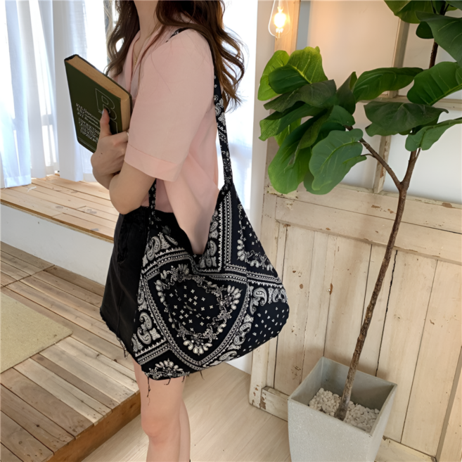 르와핏 여성 페이즐리 에코백