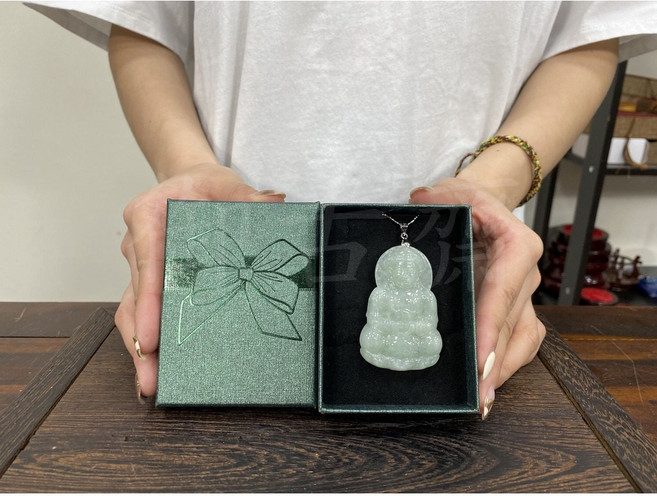 御古齋 翡翠觀音坐像玉珮項鍊 冰沁綠 附精美禮盒 長5.1-5.3cm