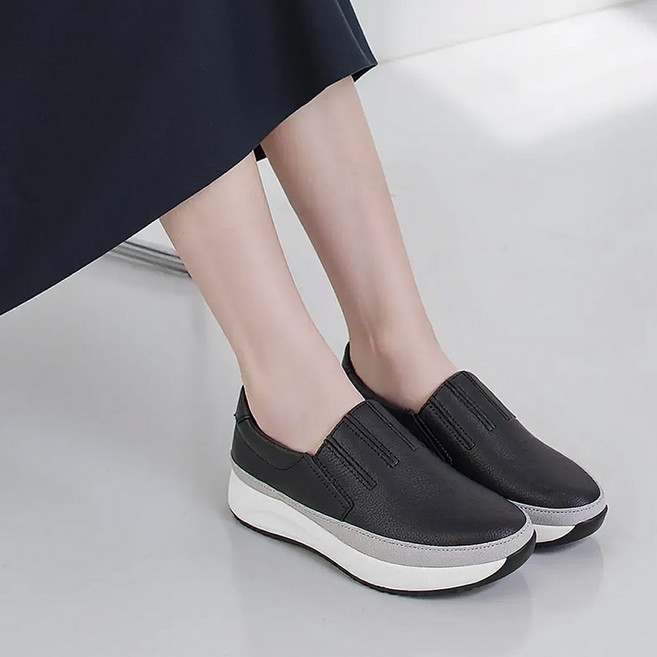 S벨베로 여성 천연소가죽 슬립온 국산 키높이 신발 발편한 가벼운 경량 단화 데일리 슈즈 발등 밴딩 컴포트 논슬립