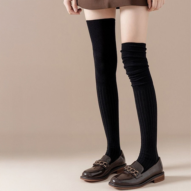 다리 길어 보이는 여성용 트렌디 루즈핏 오버니삭스