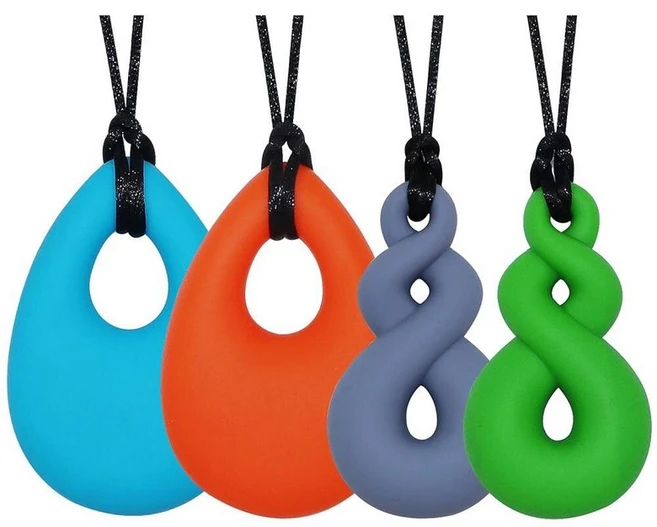 감각 어린이 및 성인을 위한 츄 목걸이 ADHD/자폐증/SPD/불안이 있는 남아 여아용 식품 등급 실리콘 츄 장난감 4개 내구성 있고 쫄깃한 목걸이 씹는 피젯 감소 감각, 블루/오렌지/그레이/그린, 1개 - 쿠팡