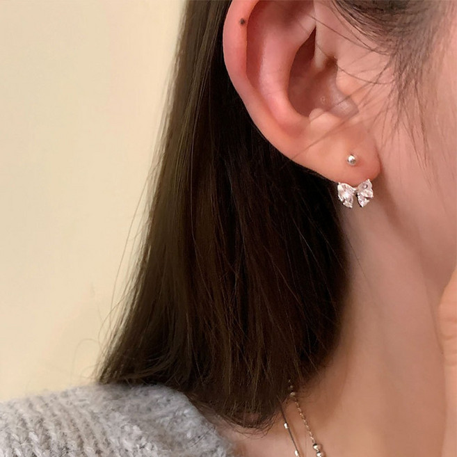 아르니 925실버 리본 큐빅 귀걸이 한쌍 은침 여성 데일리 귀걸이 e006