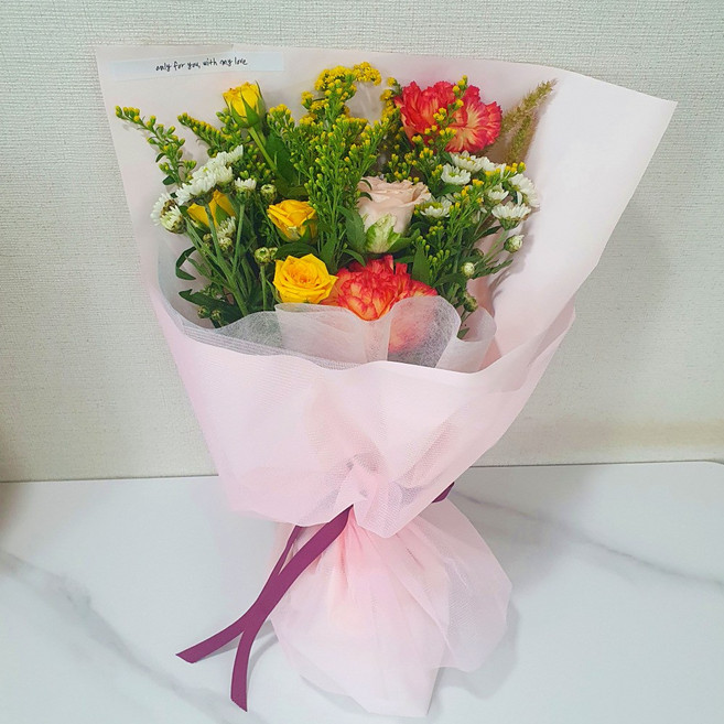 피엘플라워 행복 한다발S 생화 꽃 택배 계절꽃 사랑 축하 감사인사 위로 선물 향기, 1개, 행복한다발S (포장)