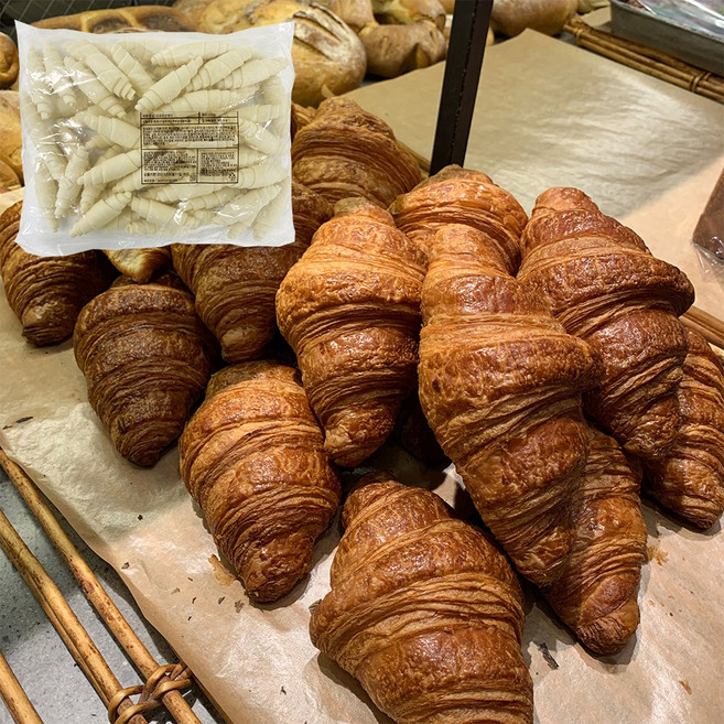 프랑스 st 신세계푸드 크로와상 생지 대형카페 크룽지 대용량 크로플냉동 크로아상 50g x 약40~50개입 2.25kg, 6개