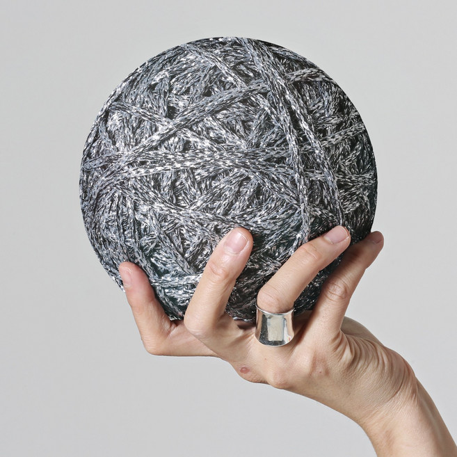 슈퍼스토리 핸드메이드 얀 뜨개실 볼드 실버니팅볼 골드니팅볼 5mm 300g (패턴가이드 SV05GUIDE1 포함), 1개, 블랙 실버 300g