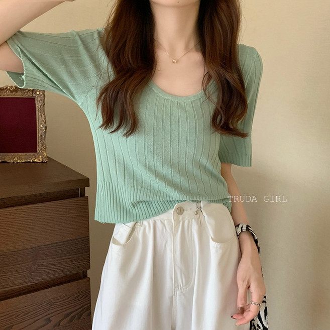 《杜達女孩》質感U領短版坑條薄針織涼感短袖上衣 女