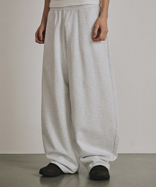 [카네이테이] CURVED PINTUCK SWEAT PANTS (WHITE MELANGE)