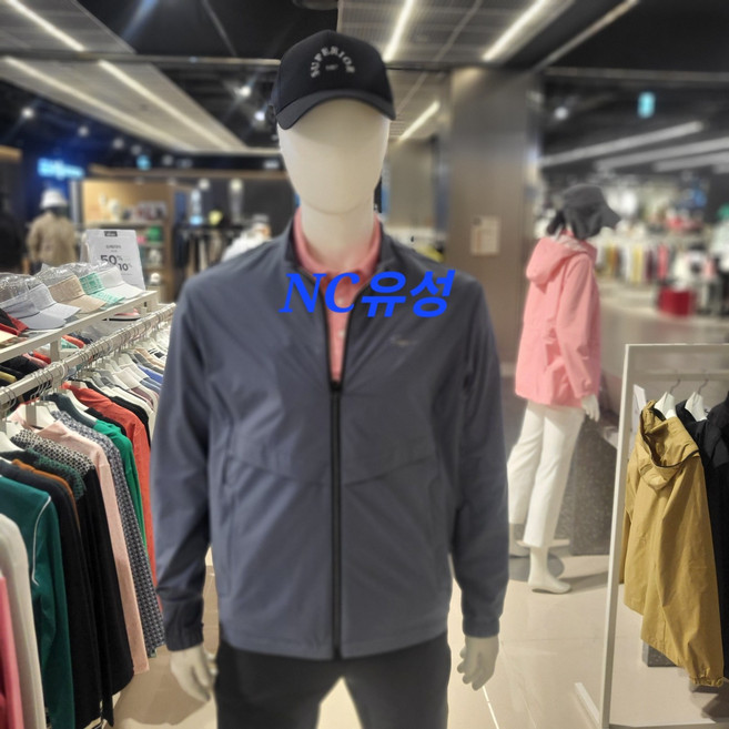 슈페리어골프 25년S/S (초특가세일) 남성 깔끔한 디자인에 은은한 엠보 프린트 홑겹 점퍼 IM0FOJN102