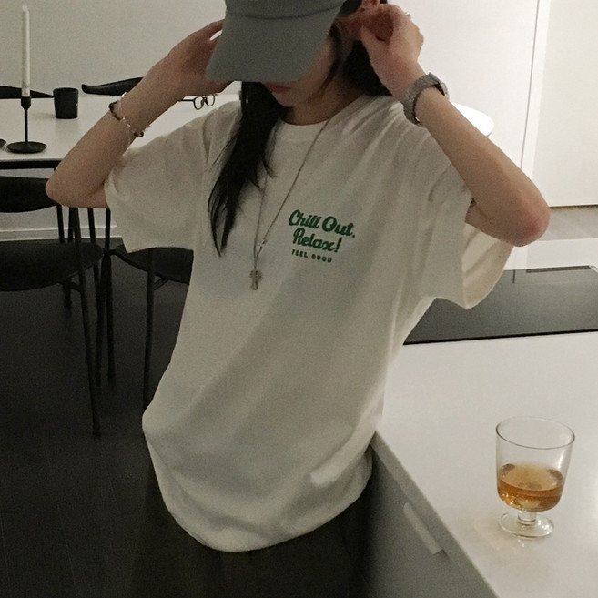 티데일리 남녀공용 칠아웃 프린팅 오버핏 20수 라운드 반팔 티셔츠