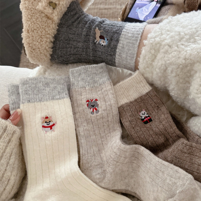 Banjiwu 여성 울 귀여운 강아지 자수 겨울 양말 장목 양말 중목 양말 순면 양말 수면 양말 운동 양말 도톰한 양말 무압박 보온 4족 세트