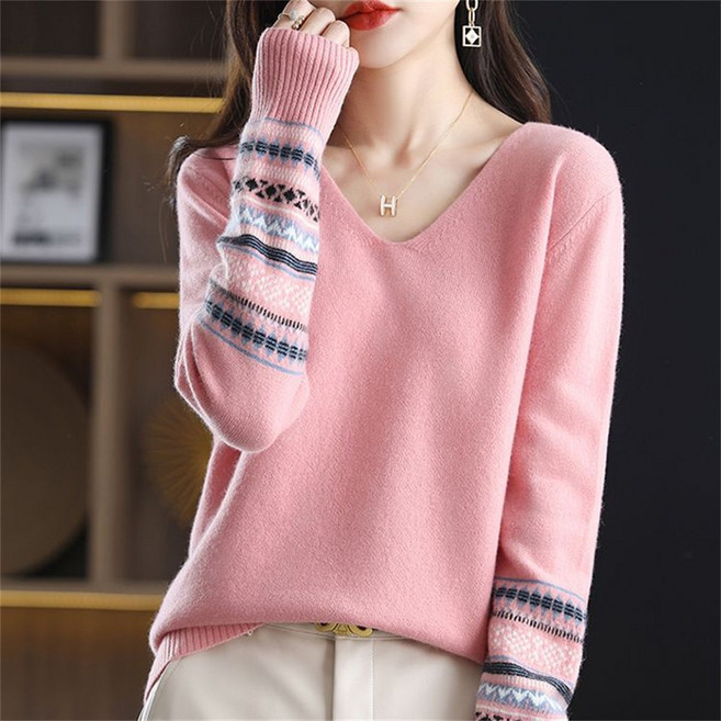 TKX 여성용 V넥 도톰한 레트로 니트 스웨터 기하학 패턴 디테일 포근한 가을 겨울 패션 K53