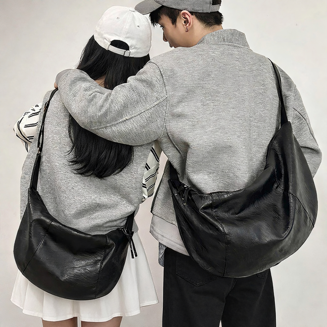 티모바 가죽 크로와상백 반달 크로스 가방 남녀공용 가벼운 여행용 슬링백