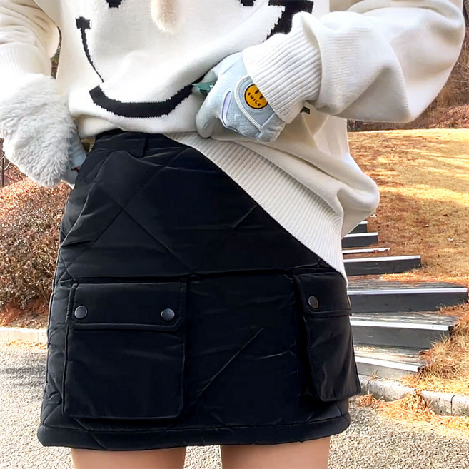 투솜 여성겨울골프스커트 패딩골프스커트 여자골프스커트 겨울골프웨어 골프패딩스커트 프리미엄 광택 퀼팅 여성 골프 화이트 블랙 겨울 폭신 패딩치마 큐롯 에이치