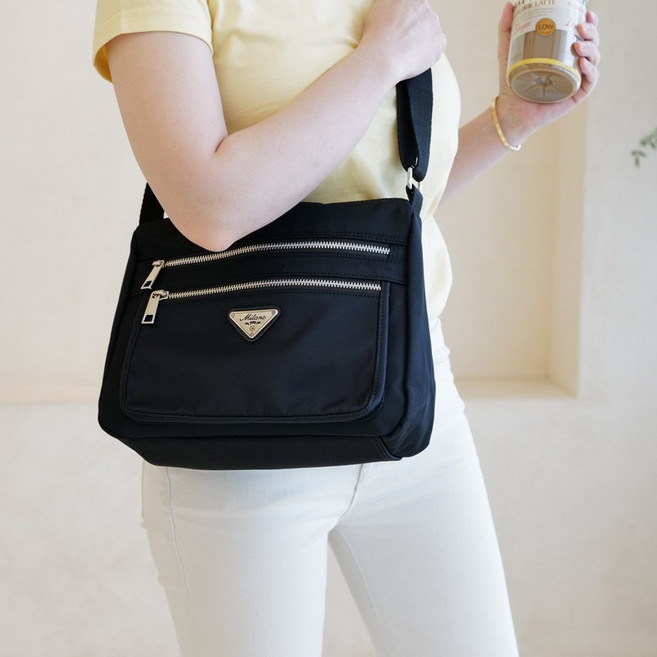 치리오백 국내제작 두툼한 나일론 3단수납 경량 크로스백