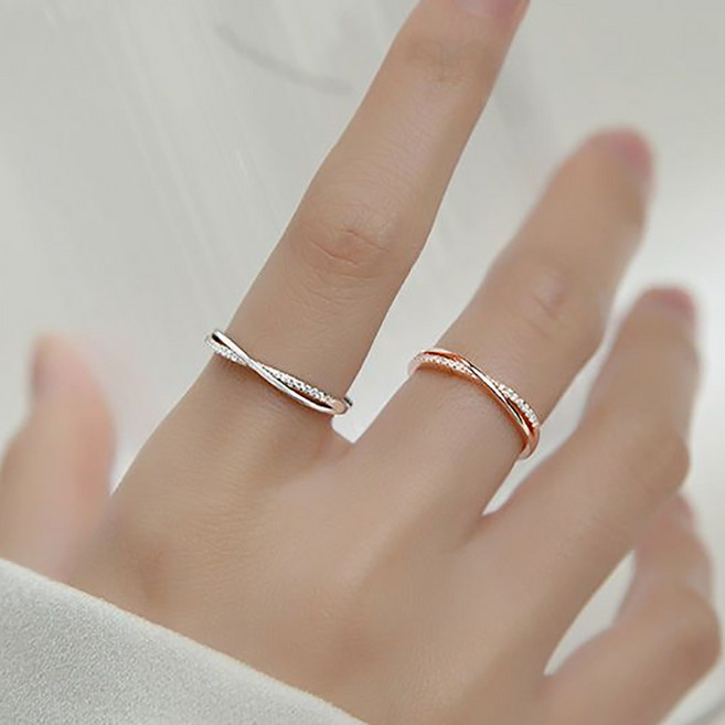 ROYALBELLE 여성 큐빅 트위스트 디자인 조절 가능 미니멀 데일리 유니크 패션 반지 F01032417