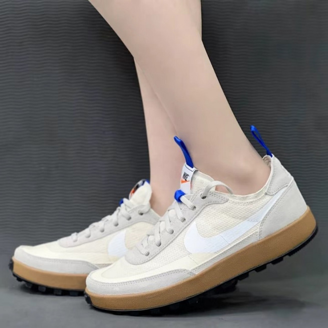 나이키 x 톰 삭스 제너럴 퍼포즈 슈 라이트 크림 DA6672-200