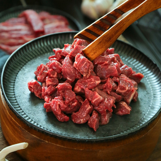 쇠고기집 국내산 프리미엄 소고기 양지 국거리, 300g, 1개