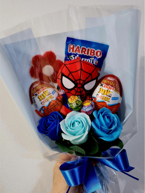 스파이더맨꽃다발 킨더조이꽃다발 마블꽃다발 졸업 입학 수료식 사탕꽃