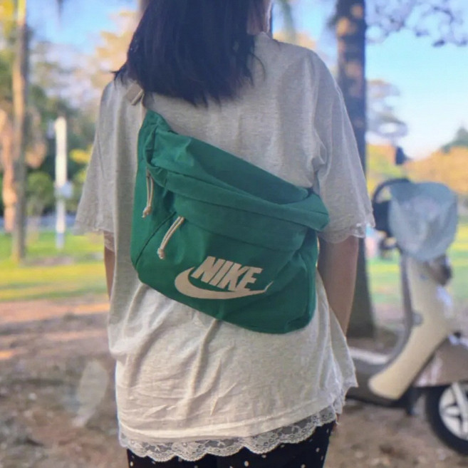 나이키 테크 힙색 웨이스백 크로스백 그린 BA5751-365