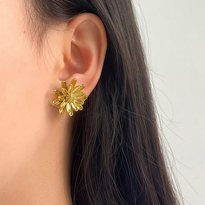 Ramlove S925 은 18K 골드 두께도금 0.12g 데이지 귀걸이 2.3cm 입체 꽃 디자인 CLX-SP007